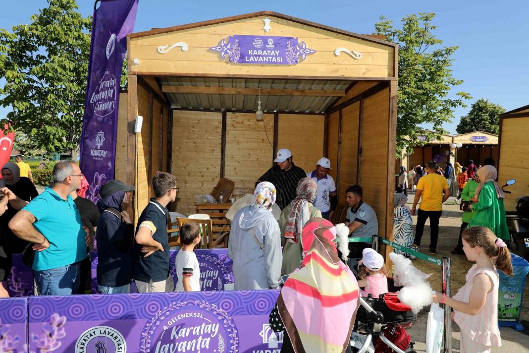 Karatay’ın mor denizi tüm dünyayı peşinden sürükledi! Görmeyen kalmadı 10